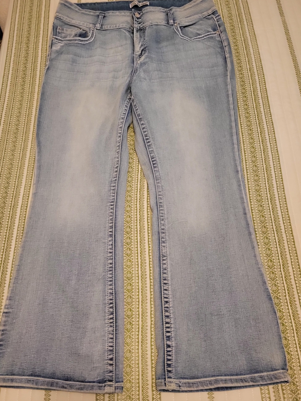 Light Wash Women’s Jeans - Classic Flare Leg